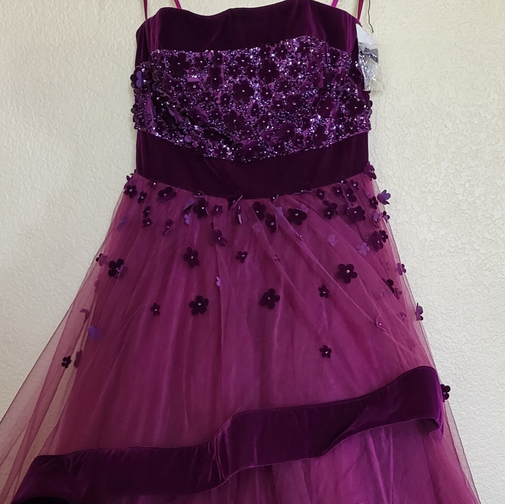 UNWORN. Mac Duggal Plum Bustier Velvet Ballgown - Picture 6 of 13